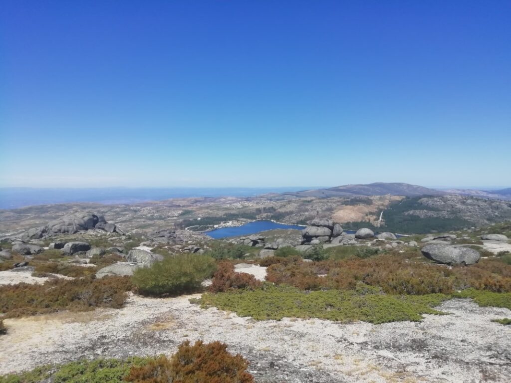 Valley Nave Mestra - walking in serra da Estrela